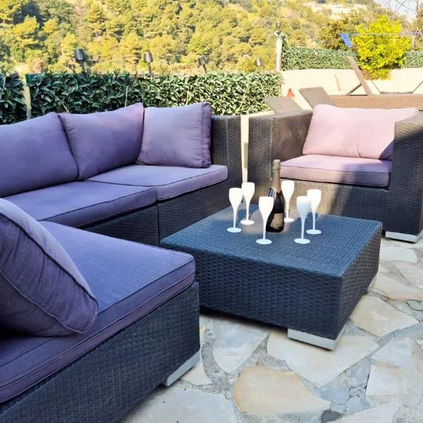 Maison avec grande terrasse sur Nice, hôtel à Nice