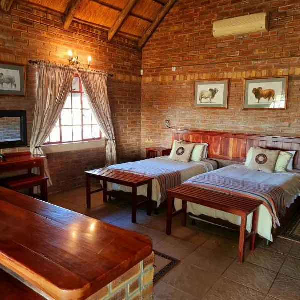 Wayside Chalets, hotel in Tantebane