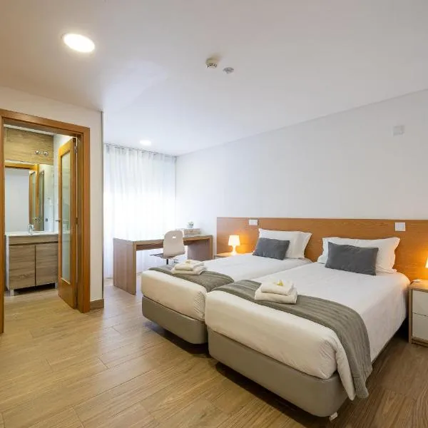 Central Suites 3, hotel v destinaci São João da Madeira