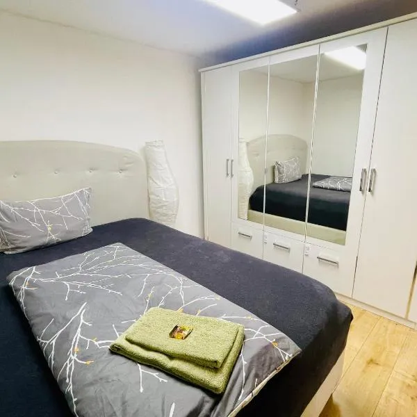 DZ Zimmer in moderner Wohnung, mit WLAN, Küche, in Stadtilm، فندق في Stadtilm