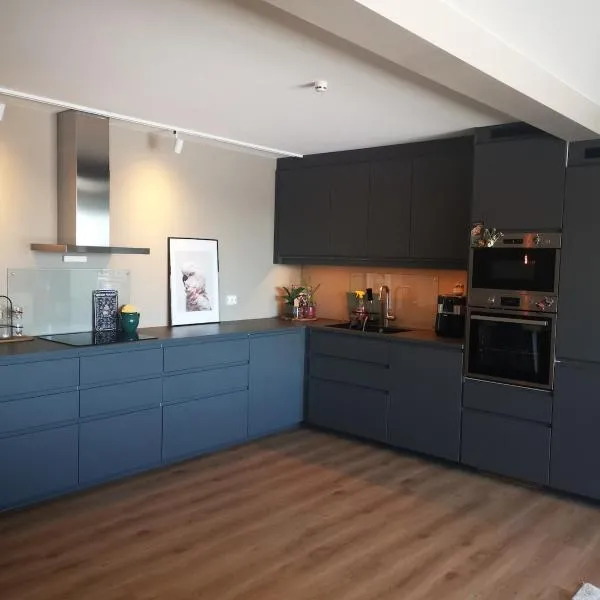 Lofoten Seaview Apartment B, hotell sihtkohas Sennesvik