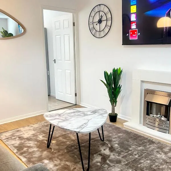 City Centre House - Pet Friendly - Free Parking - 2 Bedroom - Large Garden, khách sạn ở Cardiff