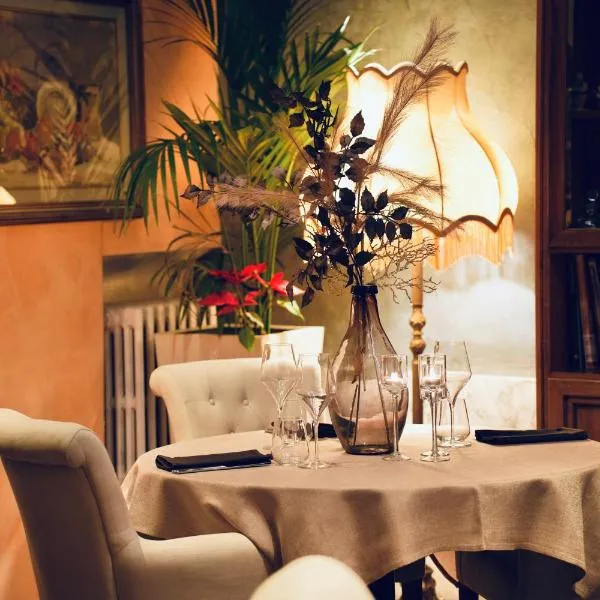 Hotel Ristorante Ala d'Oro, hotel v destinácii Lugo