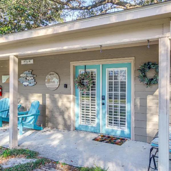 Walk to Beach: Waveland Retreat w/ Yard!, hotel in Waveland