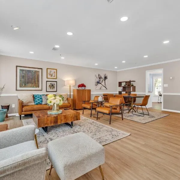Lavish Abode! Newly Renovated and Decorated!, hotel v destinaci Marietta