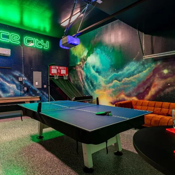 Space City - Prof Design, Game Room, King BD, hotel a Houston