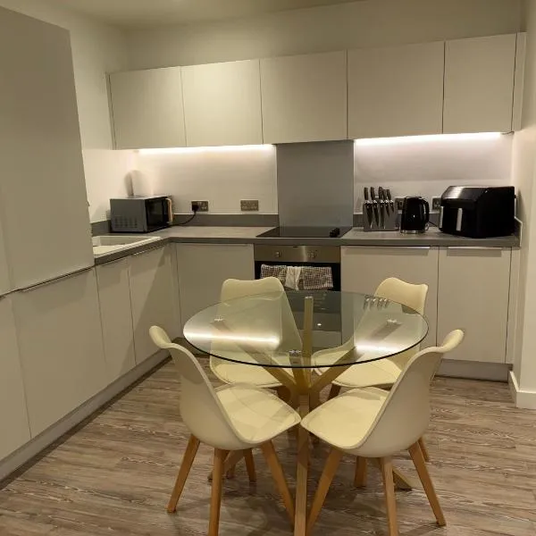 Emerald En-suite King Bedroom, hotel v destinaci Gillingham