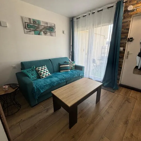 Agréable studio avec terrasse, hotel v destinaci Rouen