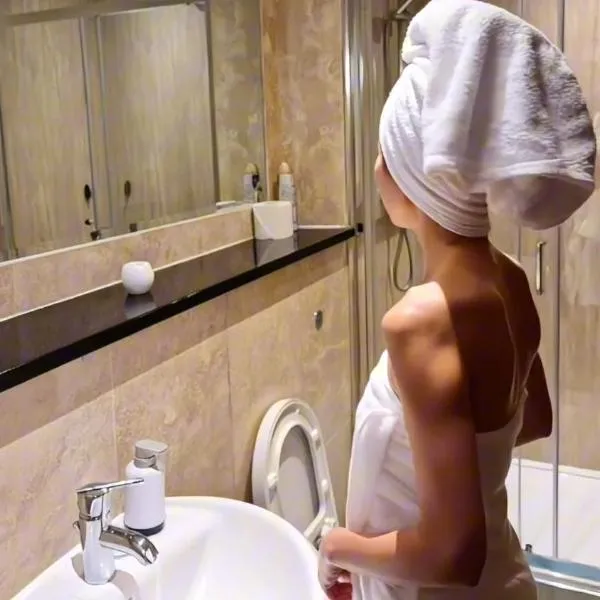 West Beck House Darlington - Penthouse Double En-Suite, hotel in Darlington