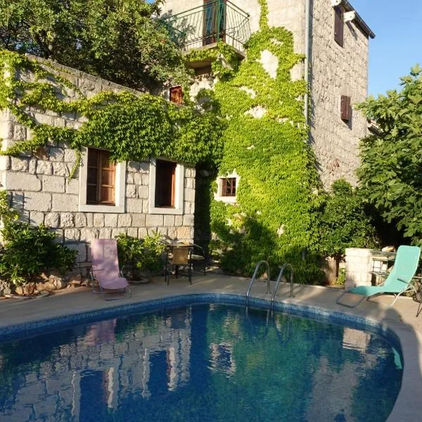 Holiday home Villa Kastel, hotel v destinaci Korčula