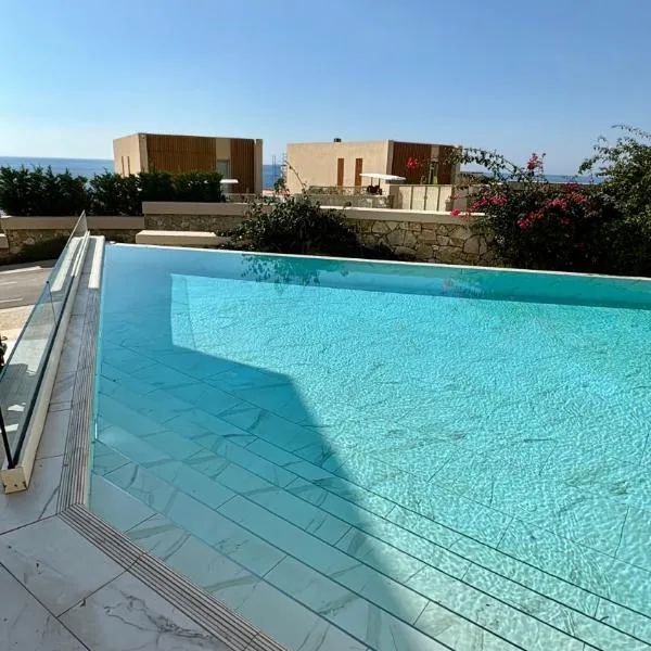 Crystal Pool Villa, Green Coast, Palase, hotel in Palasë