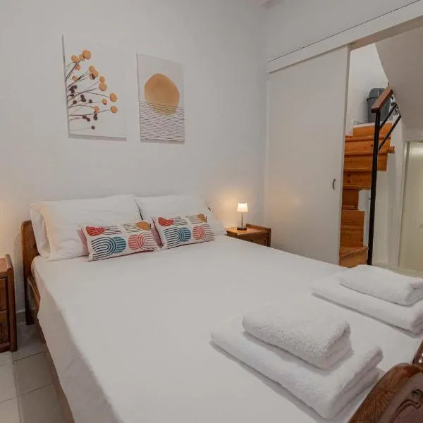 GreenWood Maisonette by RentalsPro - Fourka Beach Halkidiki, hotel di Fourka