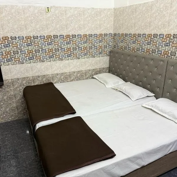 SK Residence (Located 10 Meter from Nagore Dargah Main Entrance), hotel a Nāgore