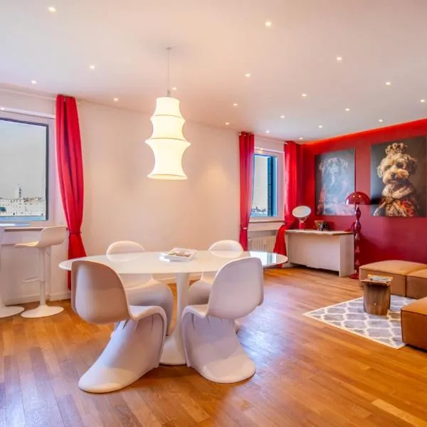 3 Windows on St Mark - Canal View Apartment、ヴェネツィアのホテル