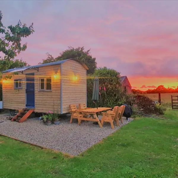 Cornwall Luxury Hot Tub Huts, hotel v destinaci Camelford