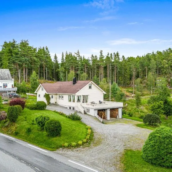 Leilighet i landlige omgivelser, hotel v destinaci Ådnavik