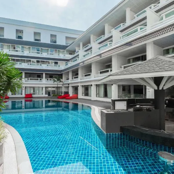 Radisson RED Phuket Patong Beach、パトンビーチのホテル