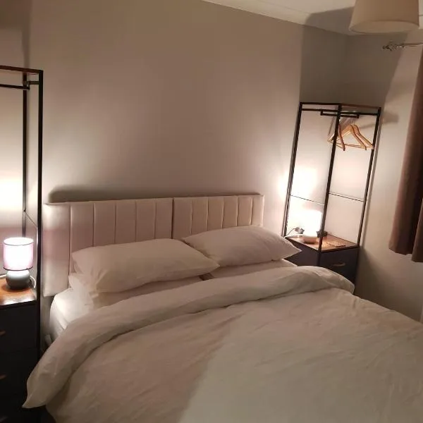 Beechcroft 2 bed part house, hotel v destinaci Callington