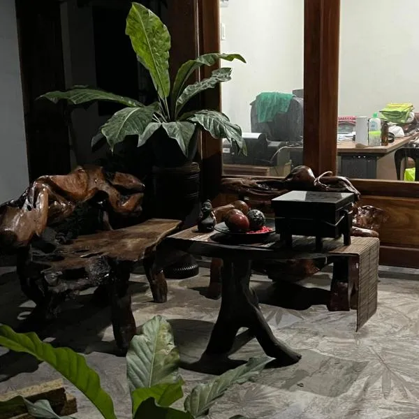 Residencia Helen, ξενοδοχείο σε Katungal