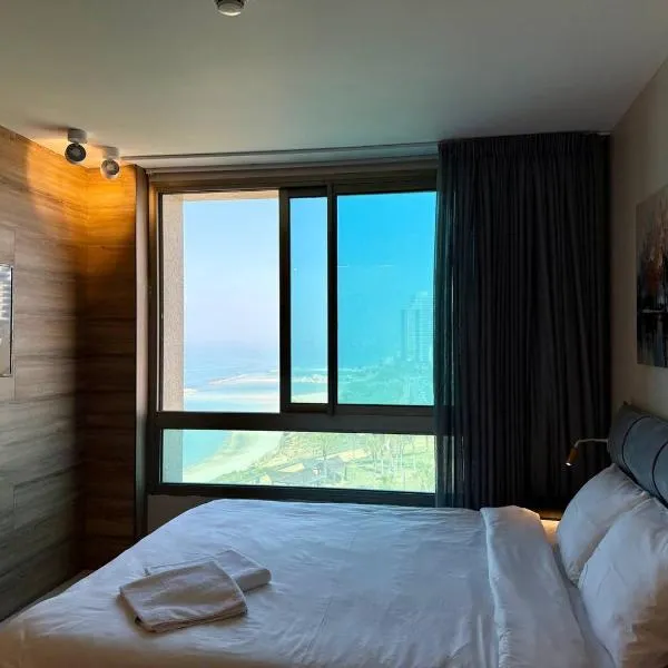 Sea Breeze Studios, hotel in Netanya
