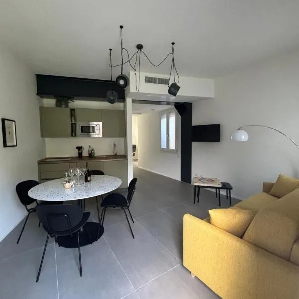 Il Giardino Segreto – hotel w mieście Faggeto Lario 