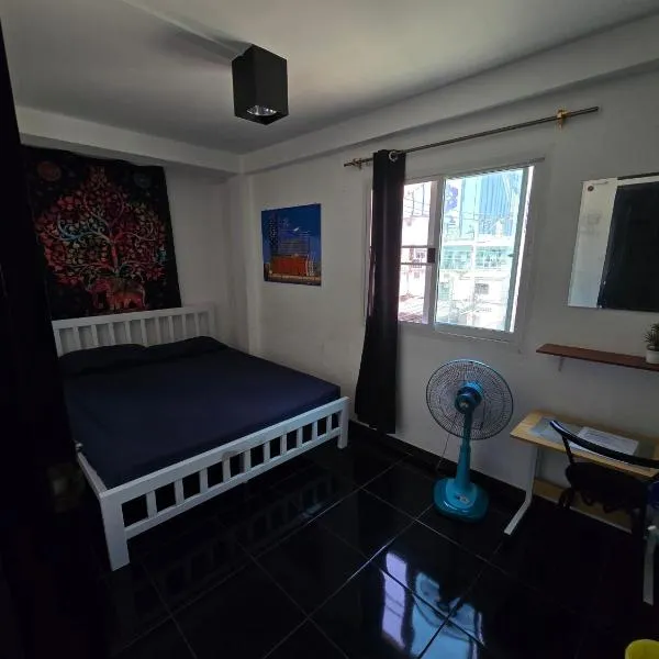 Jatujak Bangkok guesthouse R 03-06, hotel en Sathani Bang Su