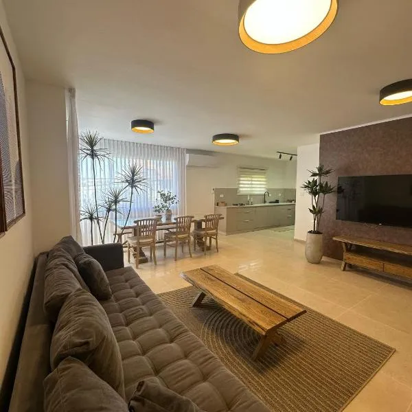 Ocean view - מול הים, hotel in Nahariyya