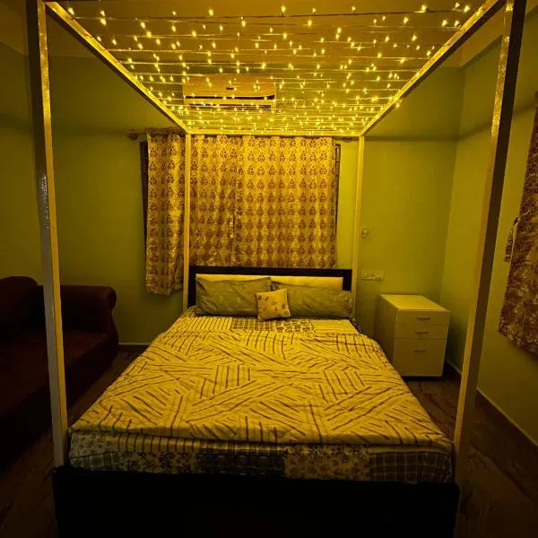NIGHT QUEEN TERRACE 3BHK premium, hotel v destinaci Bengalúr