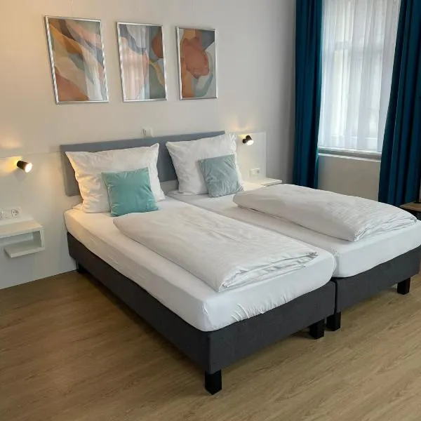 Pension Klein und Fein, hotel v destinaci Heimbach