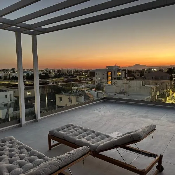Brandnew Rooftop Flat near Larnaca Mall, хотел в Ларнака