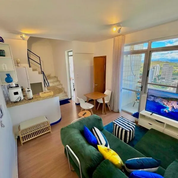 Linda cobertura duplex com varanda no Vila da Serra, хотел в Нова Лима