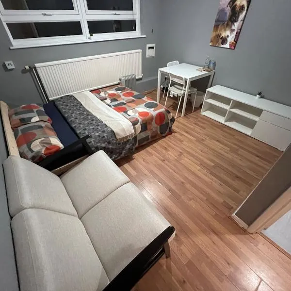 Stoughton में, होटल Budget Accommodation Central Guildford 1 BR Top of Friary