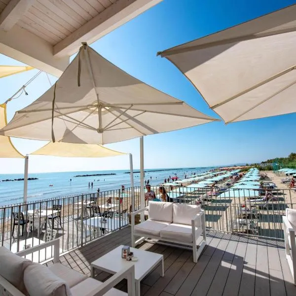 Villaggio Camping Duca Amedeo, hotel in Martinsicuro