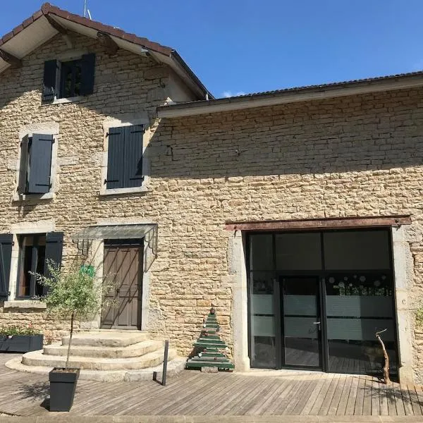 Gîte du Myocastor, hotel v destinaci Graye-et-Charnay