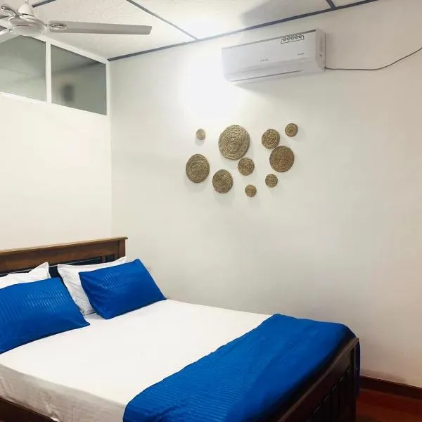 Yoyo holidays inn, hotel in Batticaloa