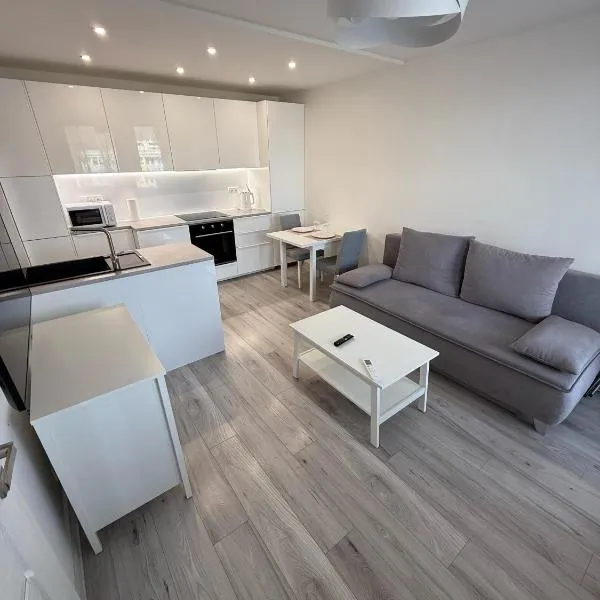 Modern apartment near City Center with easy transport access – hotel w Bratysławie