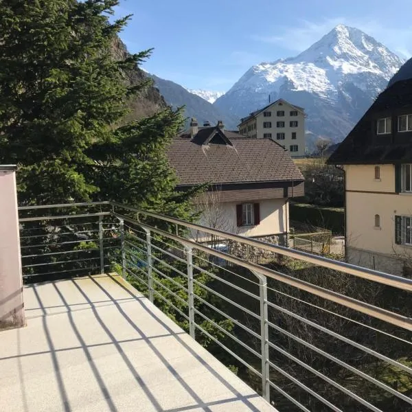 Beautiful apartment in the center of Switzerland, hotel v destinaci Erstfeld