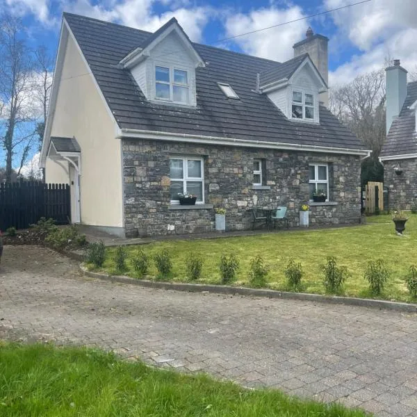 Cozy Holiday Home in the Scenic Glen of Aherlow, hotel v destinaci Aherlow