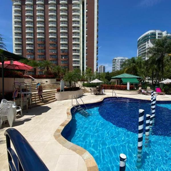 Flat na Barra da Tijuca - Premium - Com Cozinha, Microondas, Estacionamento, Balsa para Praia, Academia, Muito lindo, Confortável e Aconchegante