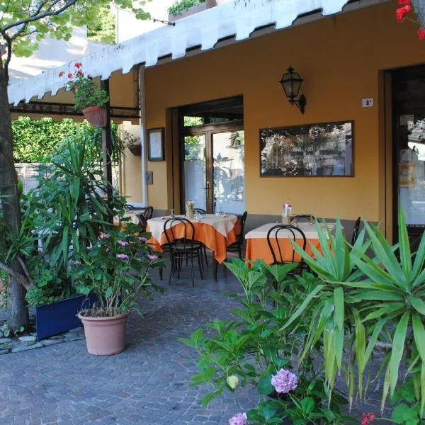 La Lanterna di Guiglia, hotel Guigliában