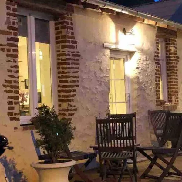 Charmant studio classé, 5 mn de Blois, hotel v destinácii Vineuil