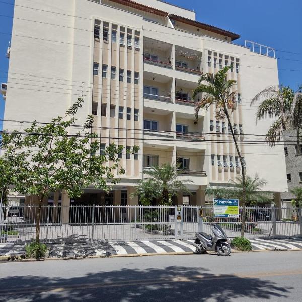 Apto Completo a 500 m da Praia da Enseada, Garagem e Wi-Fi