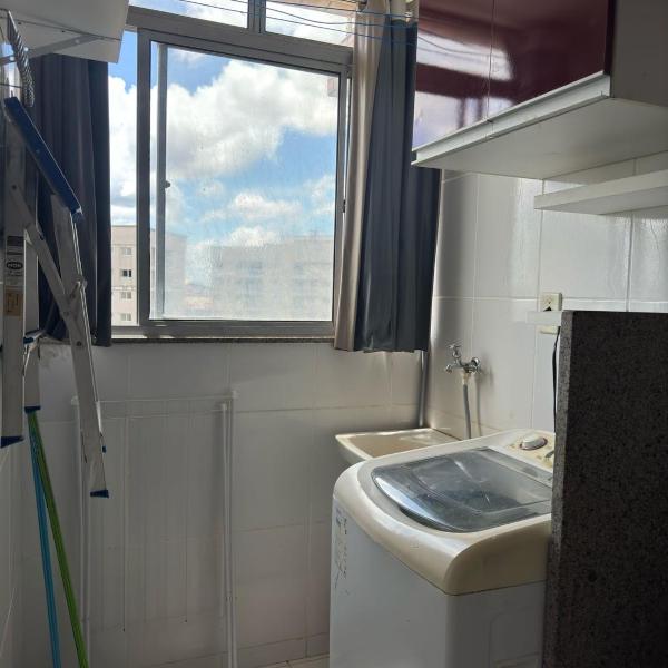 Apto condomínio Ville Laguna, totalmente mobiliado, com 2 quartos, sendo 1 suíte - Foto 3