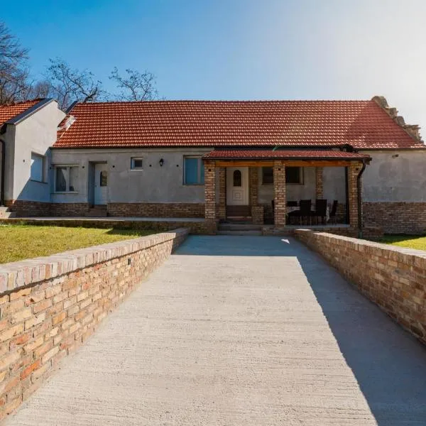 Bogdanović Winery Apartman, hotel v destinaci Ilok