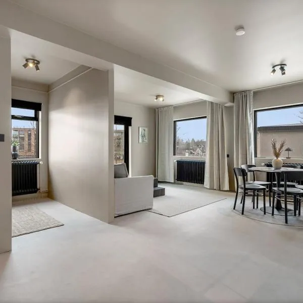Newly renovated apartment by the sea in Hafnarfjörður, hotell sihtkohas Hafnarfjördur