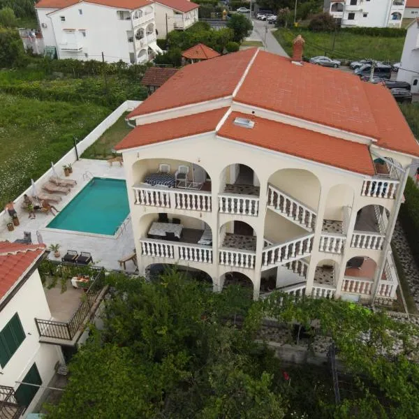 Apartmani Ćućić, hotel in Lopar