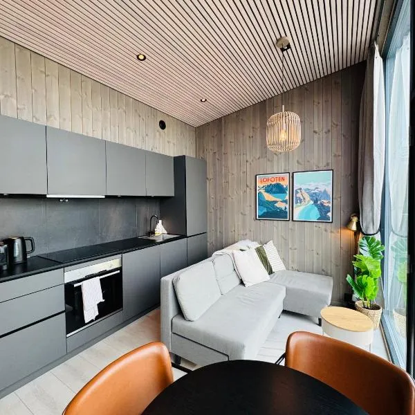 Modern with mountains and sea views in Henningsvær, hotel i Henningsvær