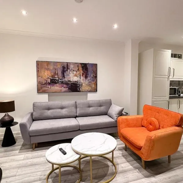 Luxury home in prime location Steps from WoodGreen，位于伦敦的酒店