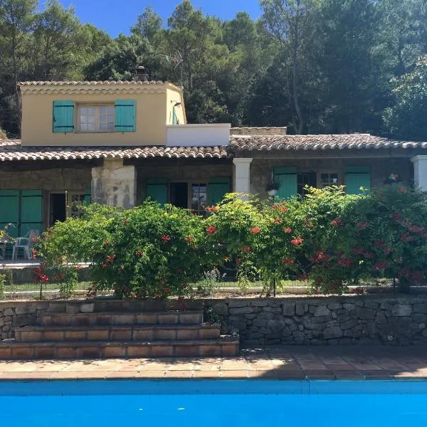 Mas de la Pinède ex-Les Arbousiers, hotel in Bollène
