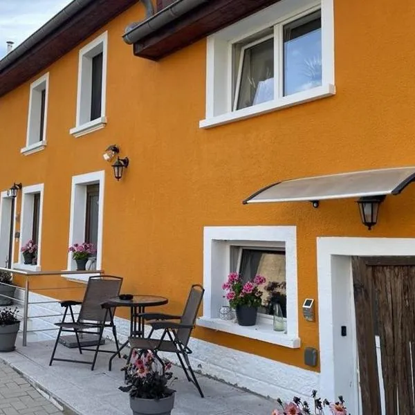 L'Orange, hotel u gradu Scheidgen
